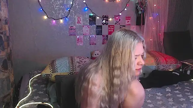 White_Truffle stripchat live cam model