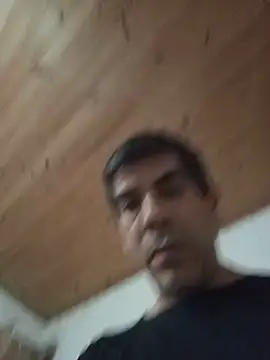 Oskkar43 stripchat live cam model