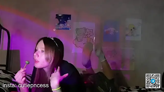 cutiepnc stripchat live cam model