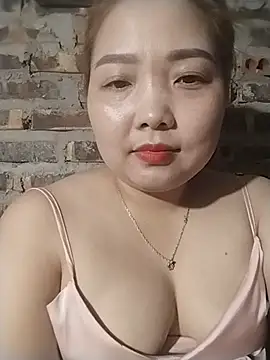 Tindraa1 stripchat live cam model