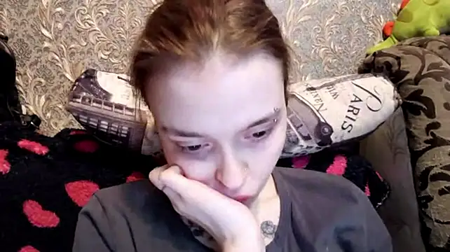 CaraDelevingnee stripchat live cam model