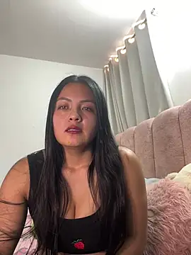 _Sweeteyes stripchat live cam model