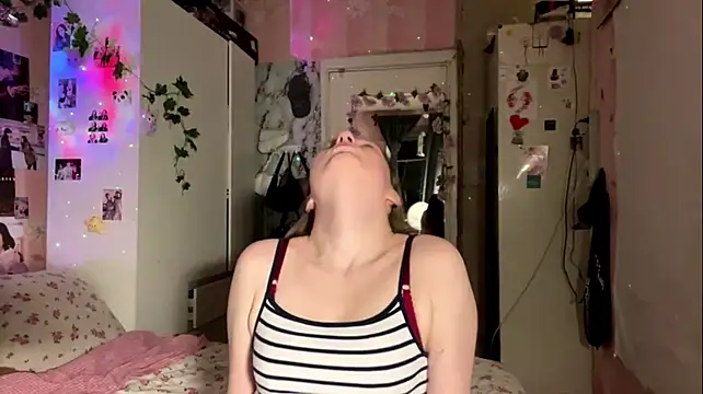 mossdusk stripchat live cam model