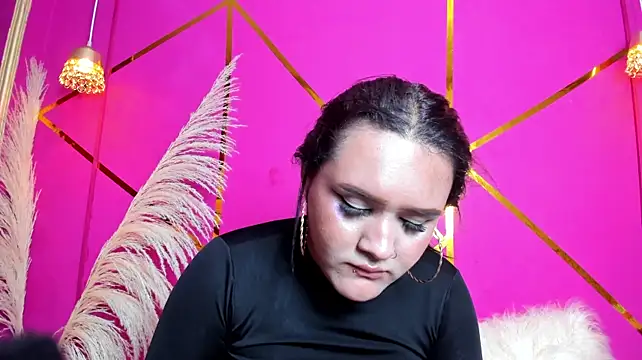 luna-bella183 stripchat live cam model