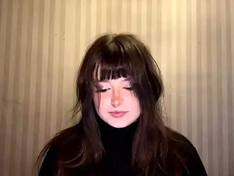 MedaFrerich stripchat live cam model