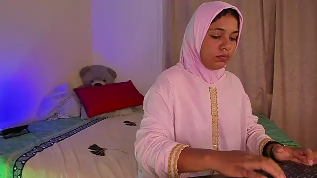 ShairaMassu stripchat live cam model
