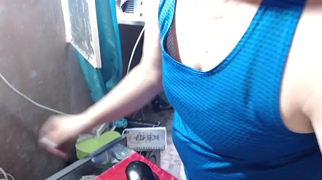 Barbiegomez stripchat live cam model
