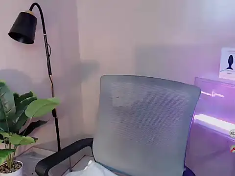 AlodiaOfCums stripchat live cam model