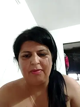 Jann_Riya333 stripchat live cam model