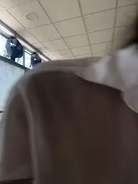 LuxeBrunetteXXX stripchat live cam model