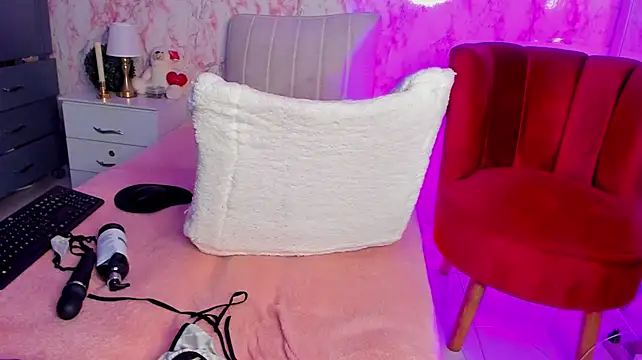 Sophie-Wilson stripchat live cam model