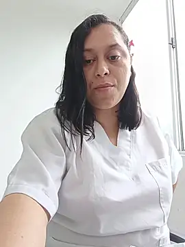 Queen-yessi12 stripchat live cam model