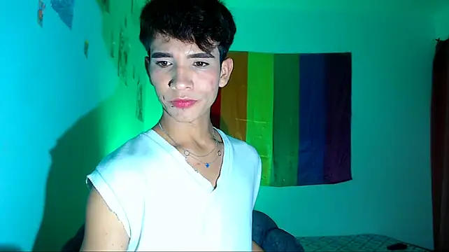 Lassuly2121 stripchat live cam model