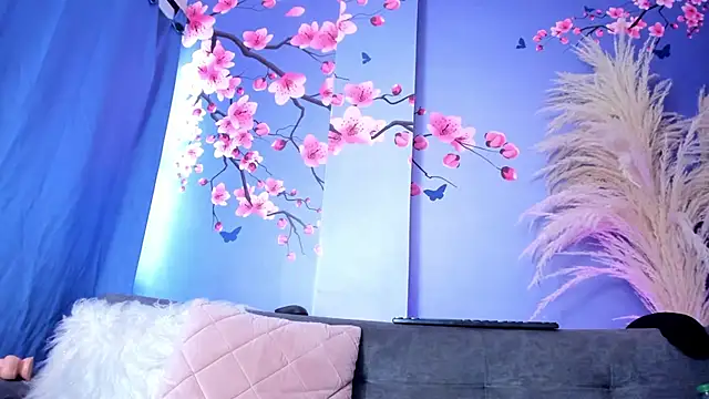 MaddySkyy stripchat live cam model