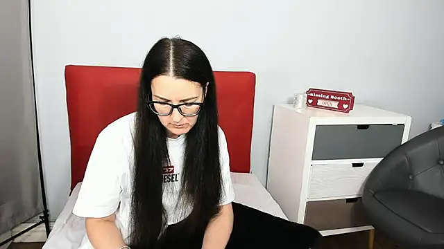 NadiaXlove stripchat live cam model