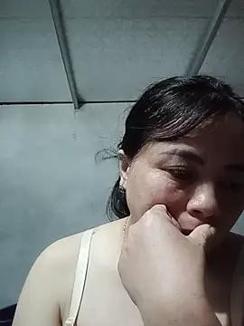 Lee_bee1 stripchat live cam model