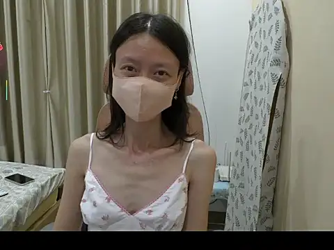 Lil-Cherry stripchat live cam model