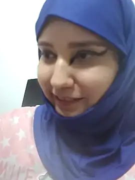 Nahannaahia stripchat live cam model