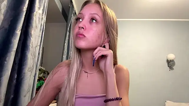 PilarShultz stripchat live cam model