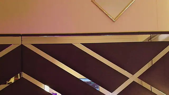 Bratz_x stripchat live cam model