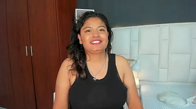 yeral2017 stripchat live cam model
