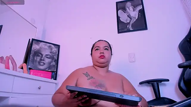 zarulyn stripchat live cam model