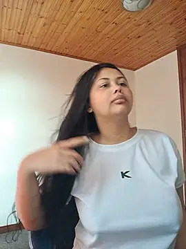 Alessandraa- stripchat live cam model