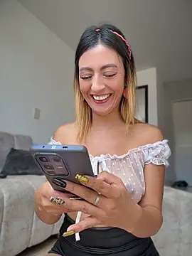 Emma_Reyes stripchat live cam model
