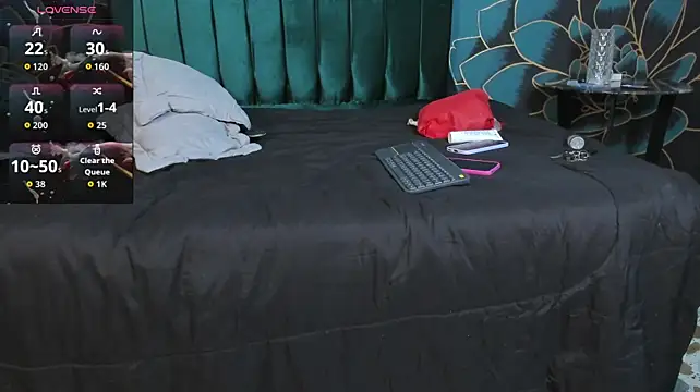 gaialewis stripchat live cam model