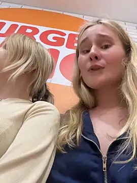 SiaLater stripchat live cam model