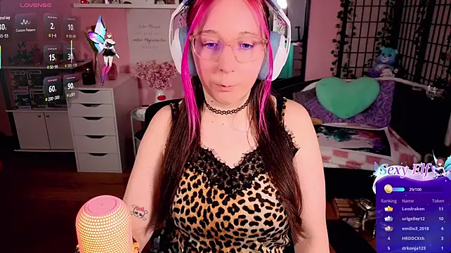 JustKerry stripchat live cam model