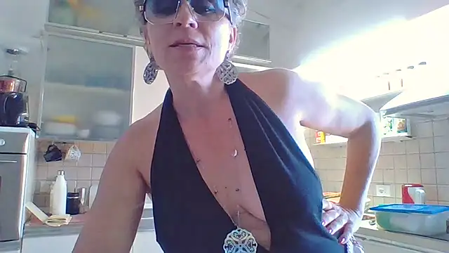 Monella_ stripchat live cam model