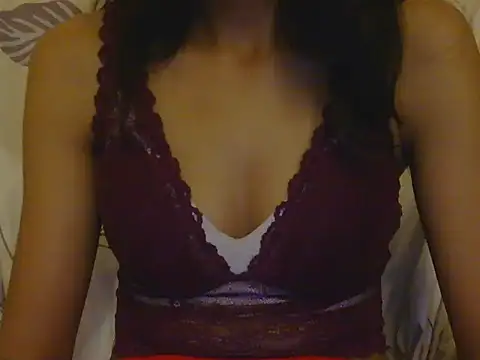 ruhina11 stripchat live cam model