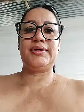 keilymadam stripchat live cam model