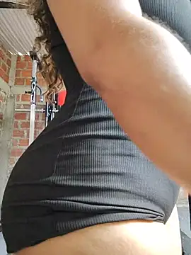 Briiiaa stripchat live cam model