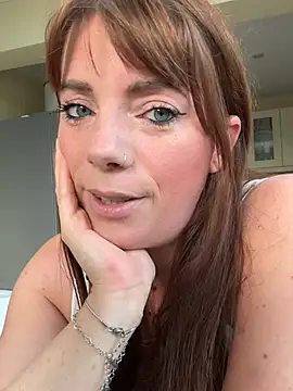 serenafr stripchat live cam model