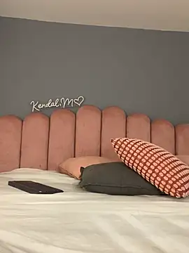 KendalMilleer stripchat live cam model