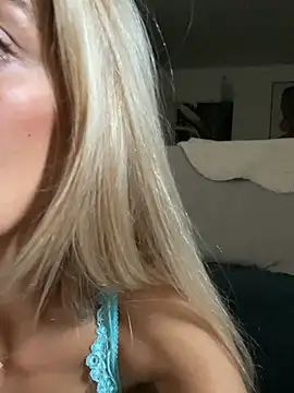 Bellalolahot stripchat live cam model