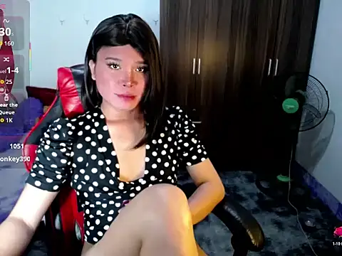 sofiathe1st stripchat live cam model