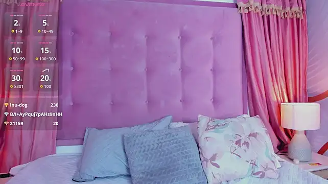 ninaBravu stripchat live cam model