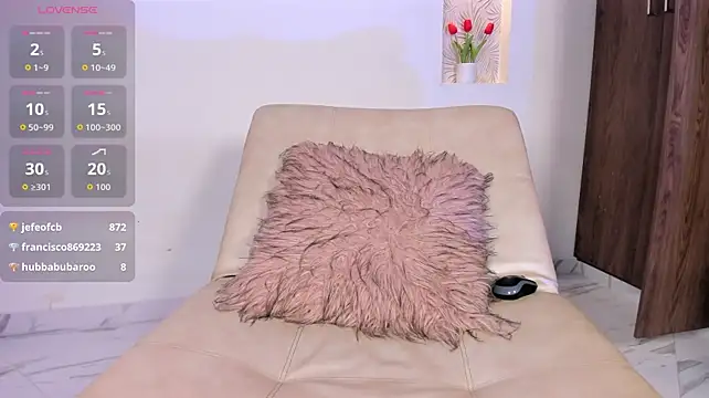 Milly610 stripchat live cam model