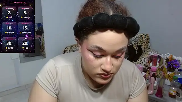 leilasosexy stripchat live cam model
