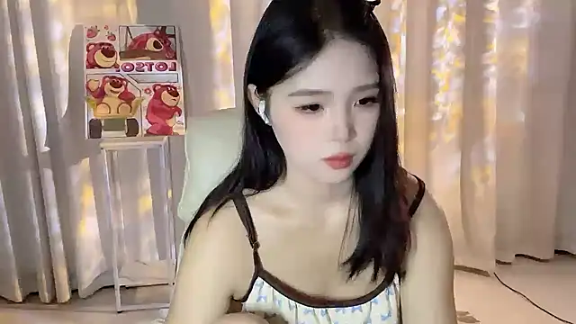 xiao--su stripchat live cam model