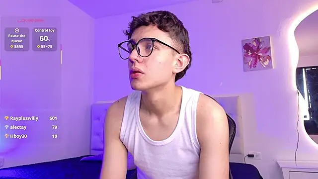 Eithan__wolf stripchat live cam model