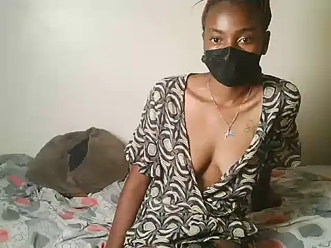 Prettyvickie002 stripchat live cam model