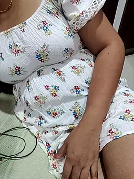 Anuhot190 stripchat live cam model