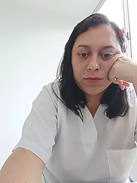 Queen-yessi12 stripchat live cam model