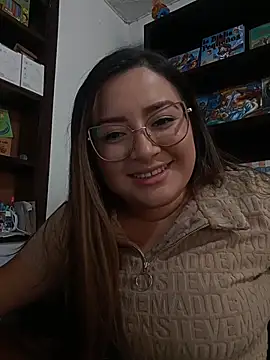 LunaDiaz999 stripchat live cam model