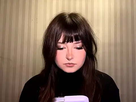 MedaFrerich stripchat live cam model