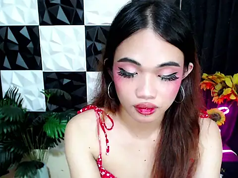 Sweetxxxkisha stripchat live cam model
